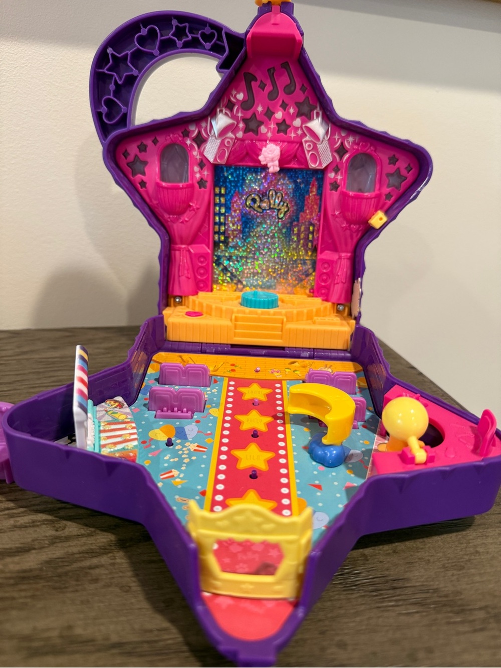 2021 Polly Pocket Starring Shani Talent Show HGT17 Accessories - Lights Work